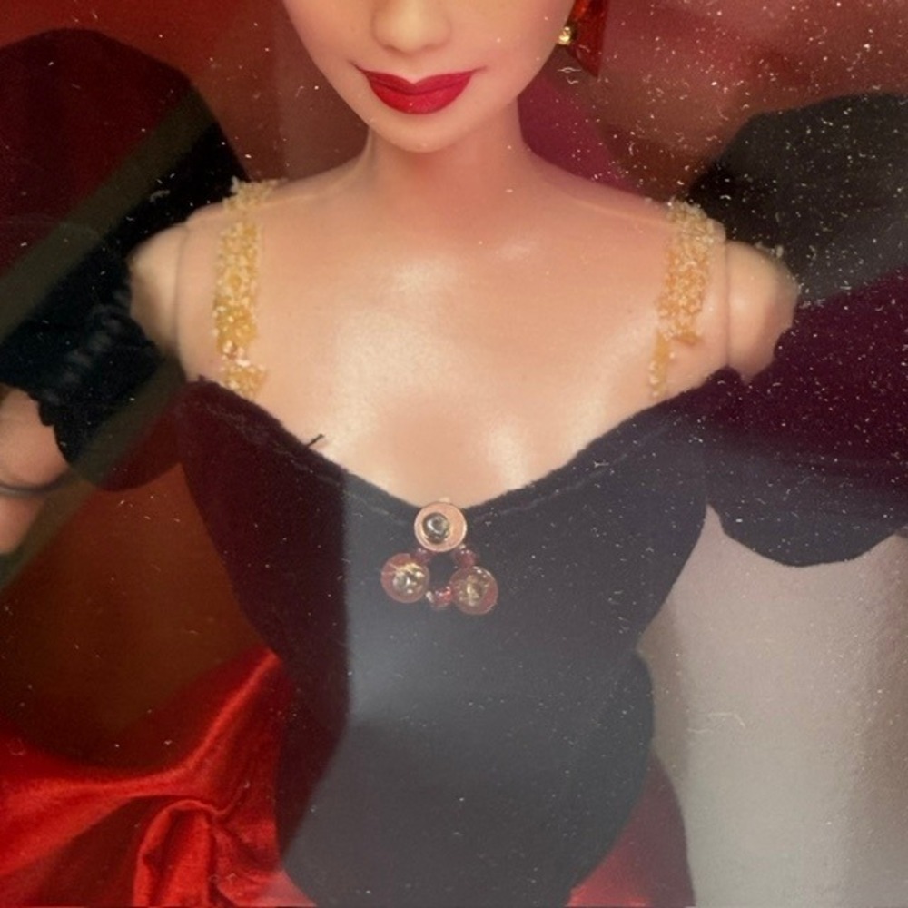 Winter Splendor Barbie Special Edition Avon Exclusive 1998 Mattel 19357 - Picture 5 of 9